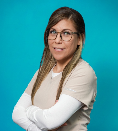 Gloria, Assistant 